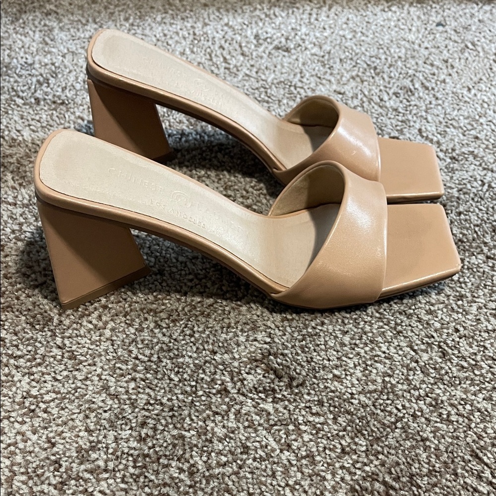 Chinese Laundry Tan Block Heel Sandals - Picture 3 of 3